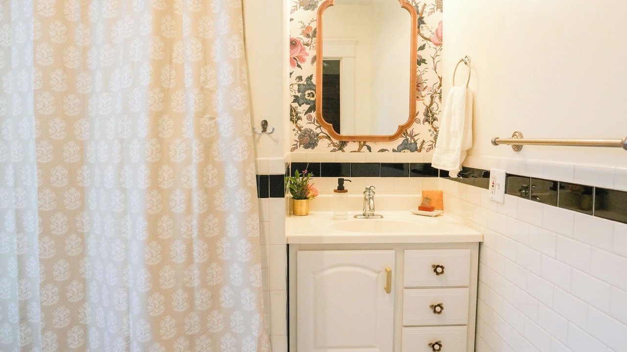 Photo of Bathroom in Summit - University