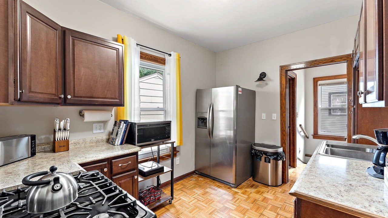 Photo of Kitchen in Lyn-Lake