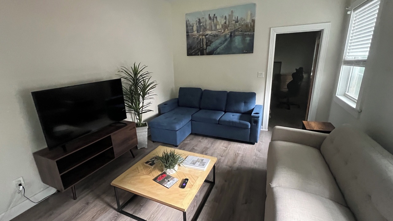 Photo of Livingroom in Thompsonville
