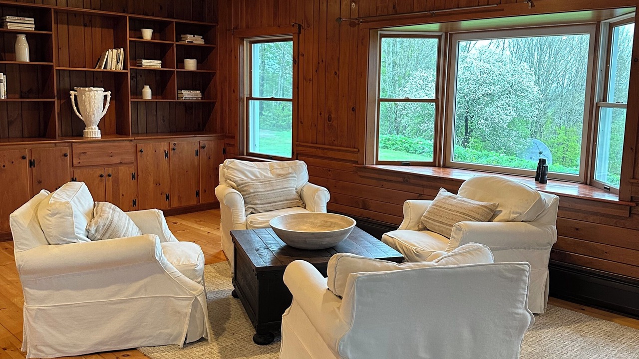 Photo of Livingroom in Sutton