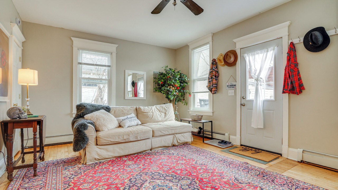 Photo of Livingroom in West Seventh