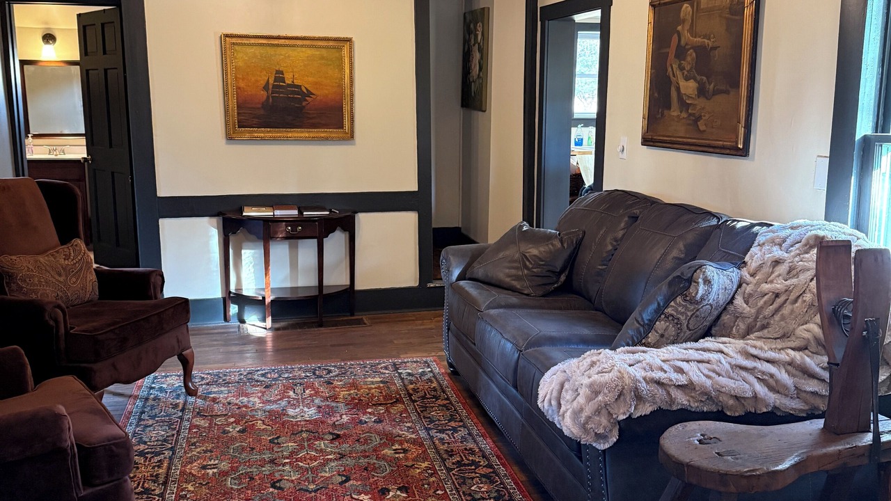 Photo of Livingroom in East Haven