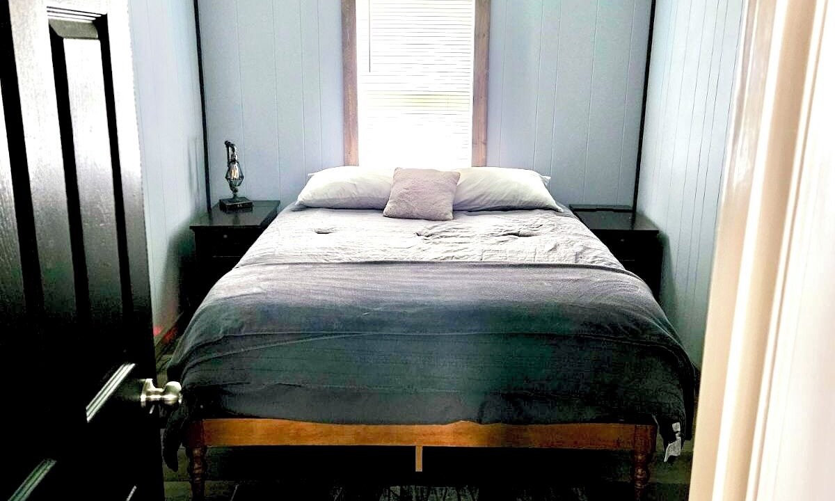 Photo of Bedroom in Bud