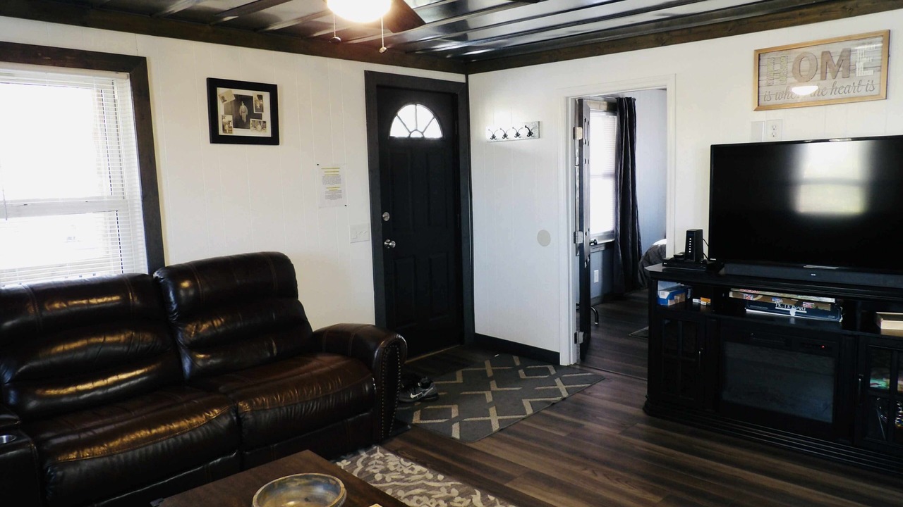 Photo of Livingroom in Bud