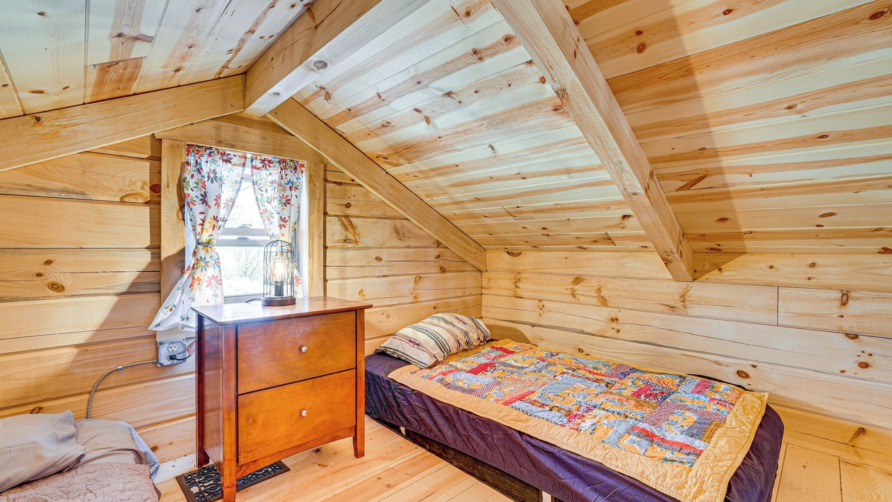 Photo of Bedroom in Winona County