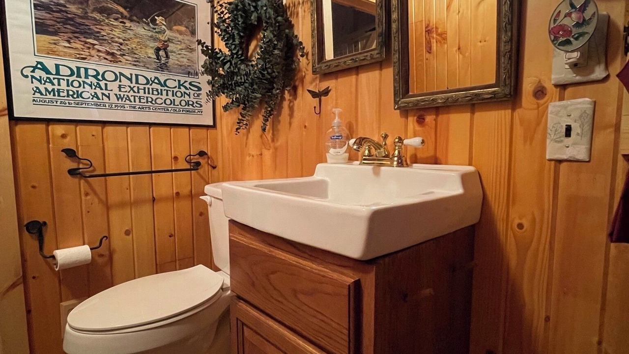 Photo of Bathroom in Eagle Bay