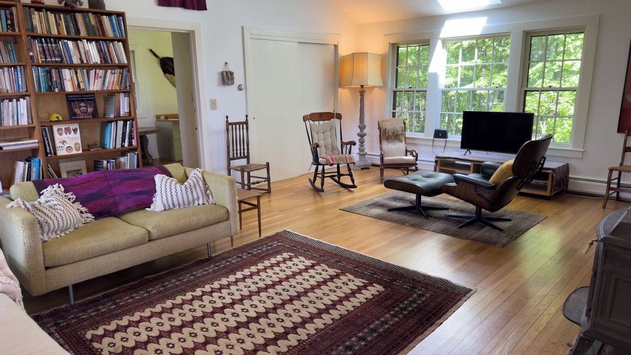 Photo of Livingroom in Shelburne
