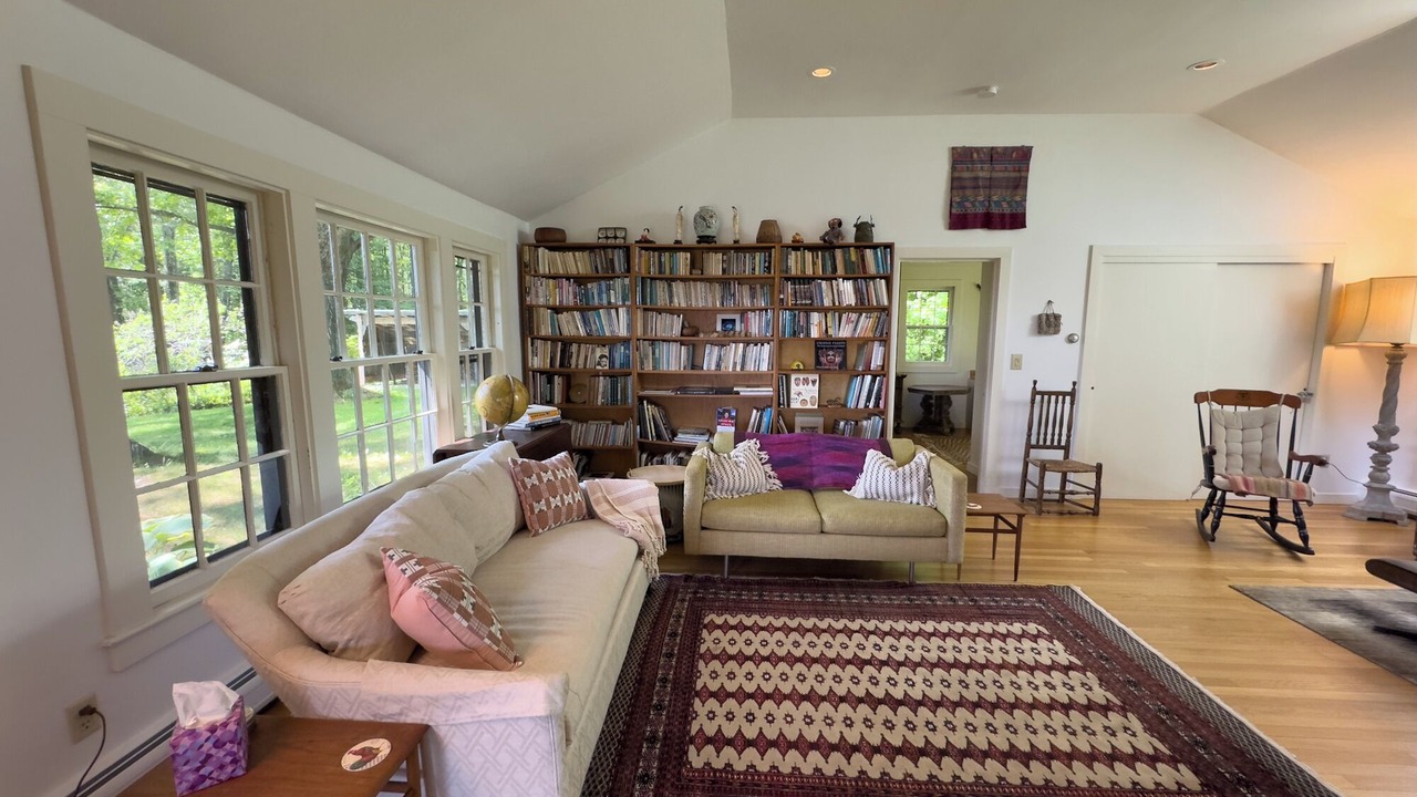 Photo of Livingroom in Shelburne