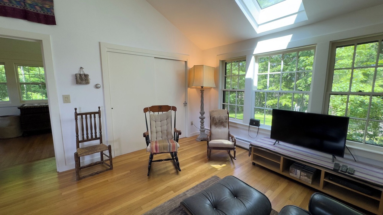 Photo of Livingroom in Shelburne