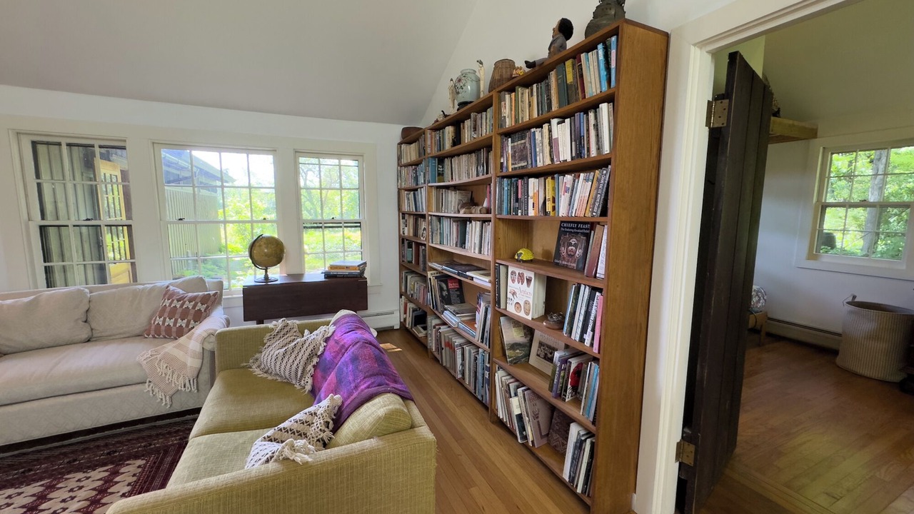 Photo of Livingroom in Shelburne