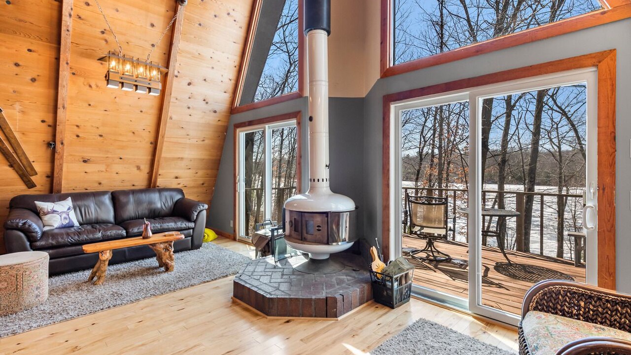 Photo of Livingroom in Comstock