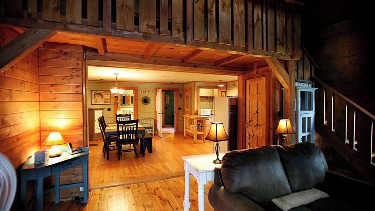 Photo of Livingroom in Salisbury Center