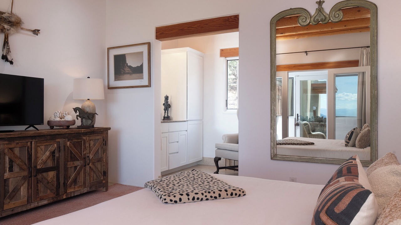 Photo of Bedroom in Tesuque