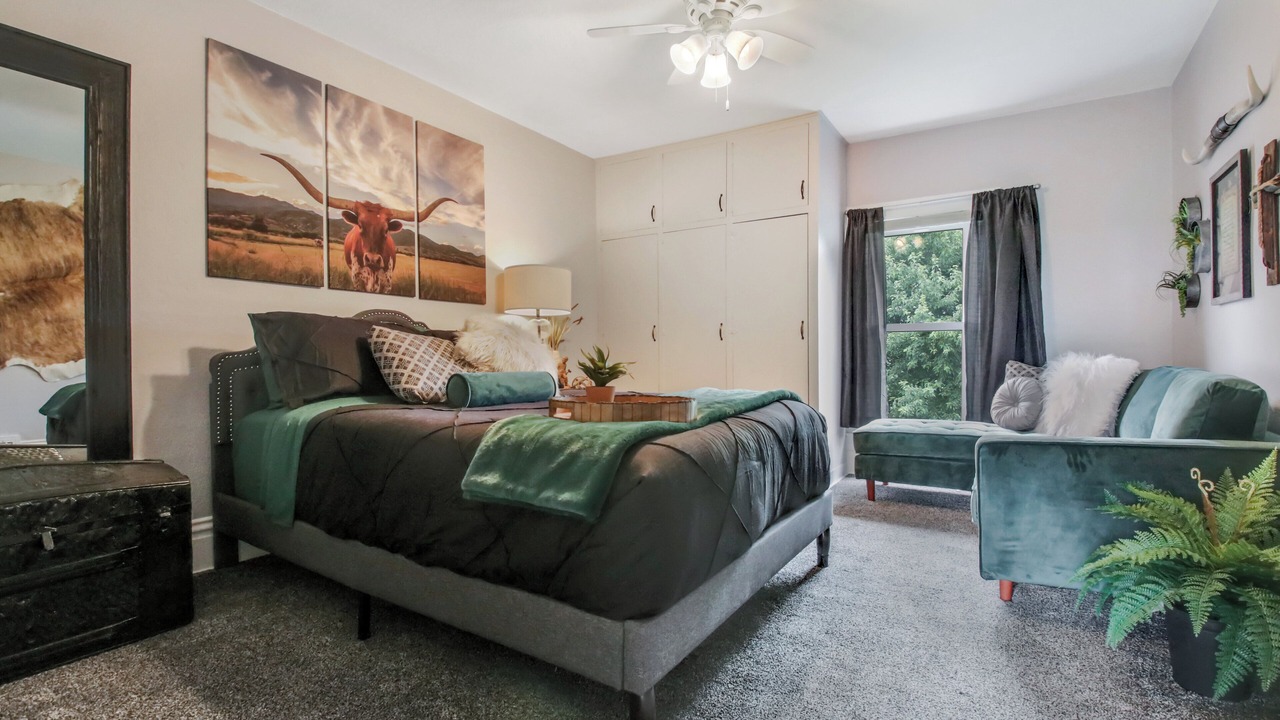Photo of Bedroom in Bloomer