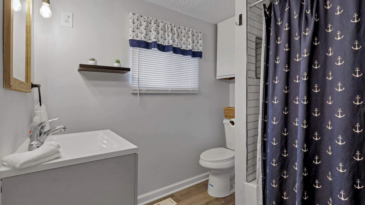 Photo of Bathroom in Buckeye Lake