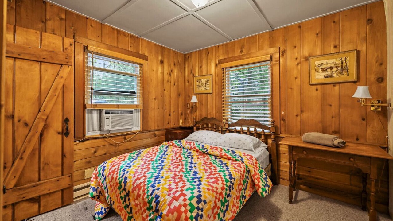 Photo of Bedroom in Lenox Dale