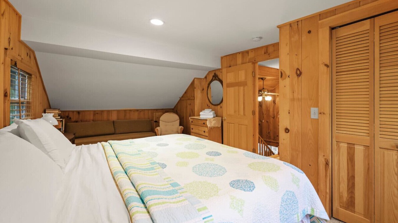 Photo of Bedroom in Lenox Dale