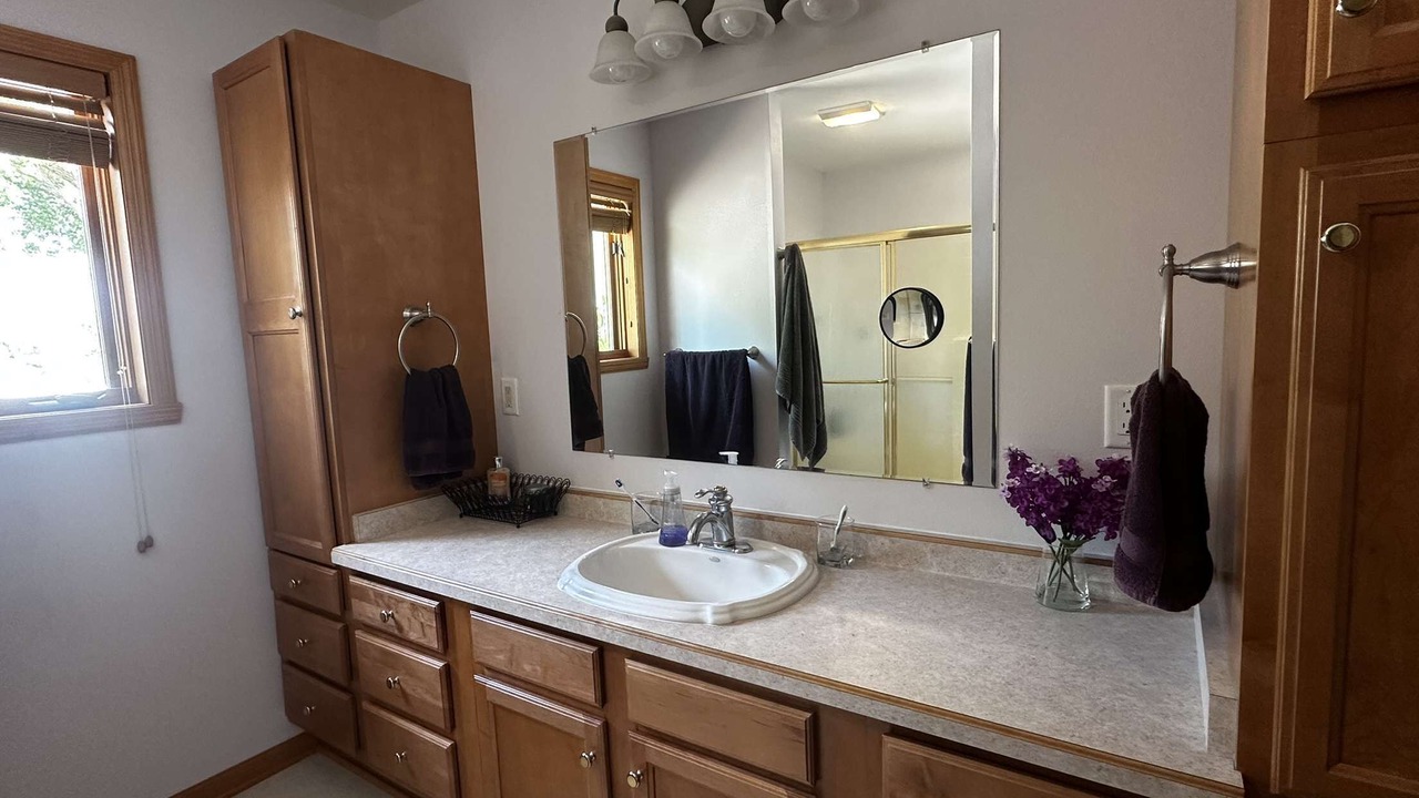 Photo of Bathroom in Van Dyne