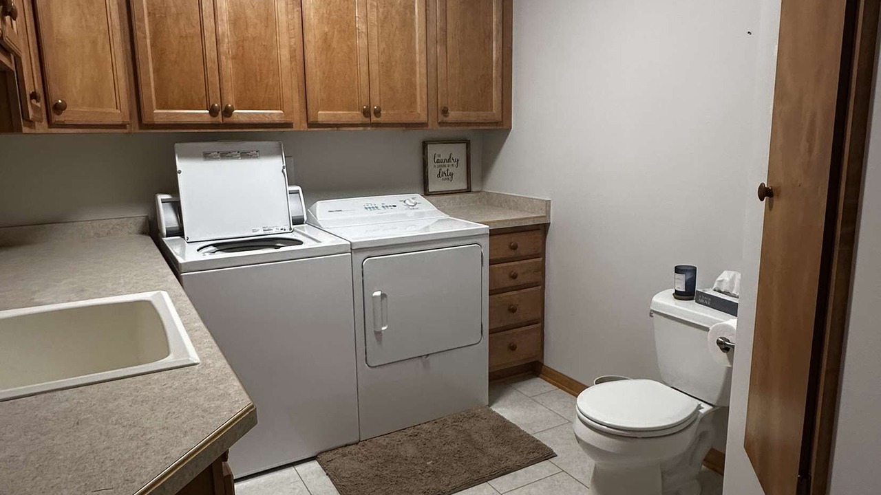 Photo of Bathroom in Van Dyne