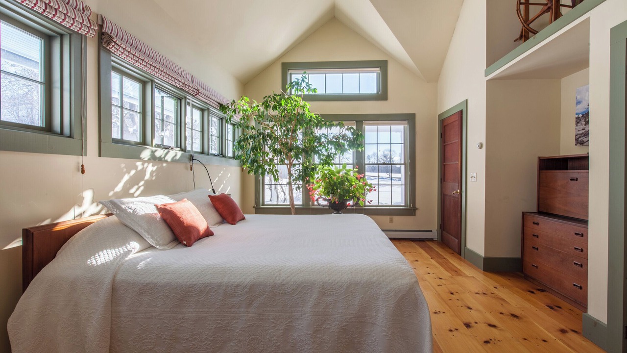 Photo of Bedroom in Addison