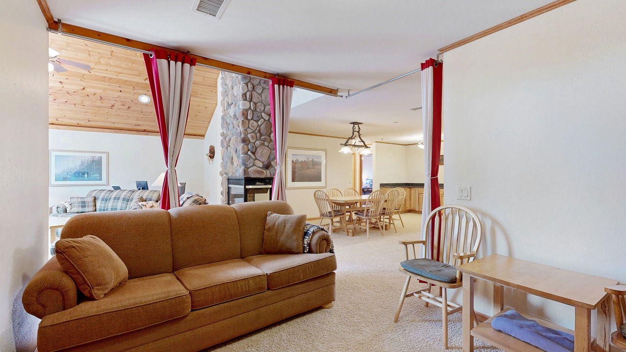 Photo of Livingroom in Arkdale