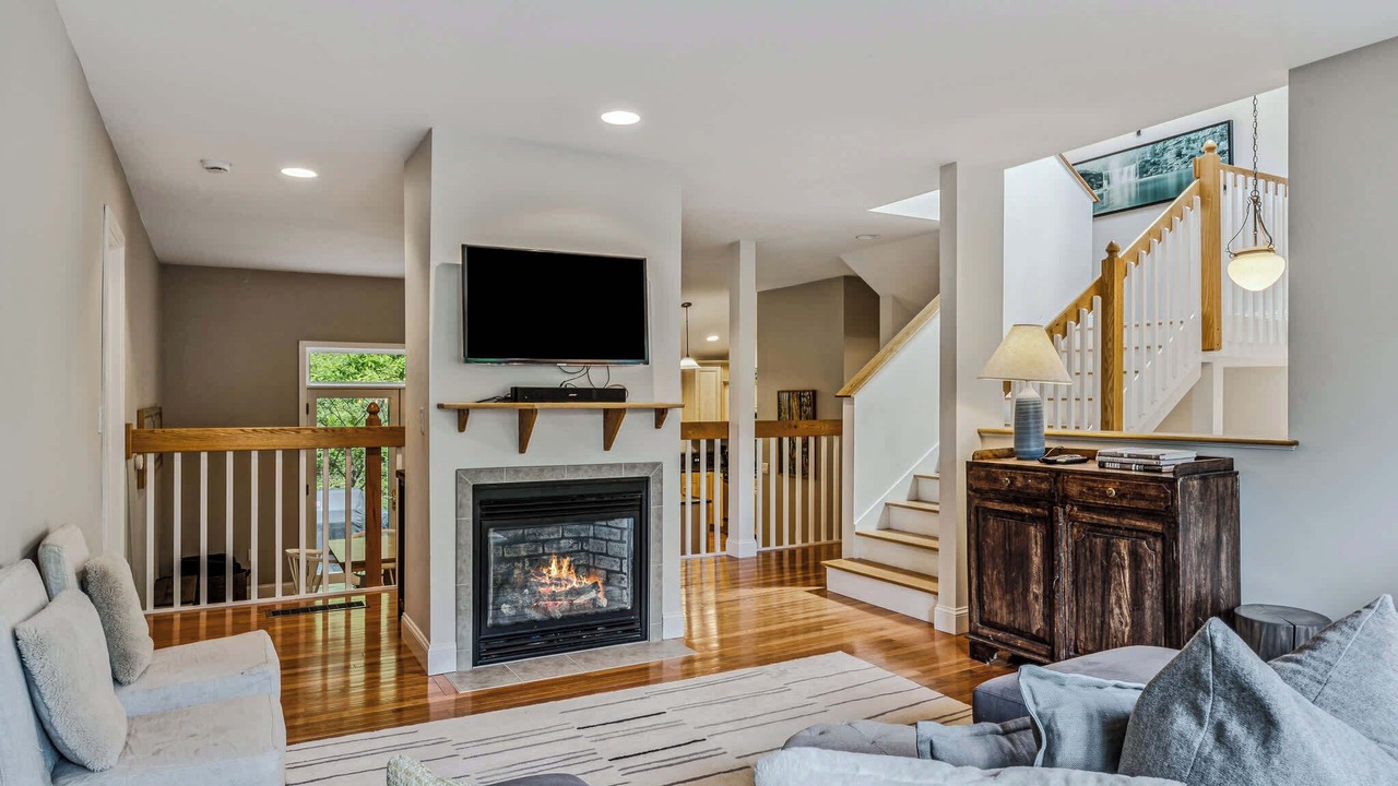 Photo of Livingroom in West Hartford