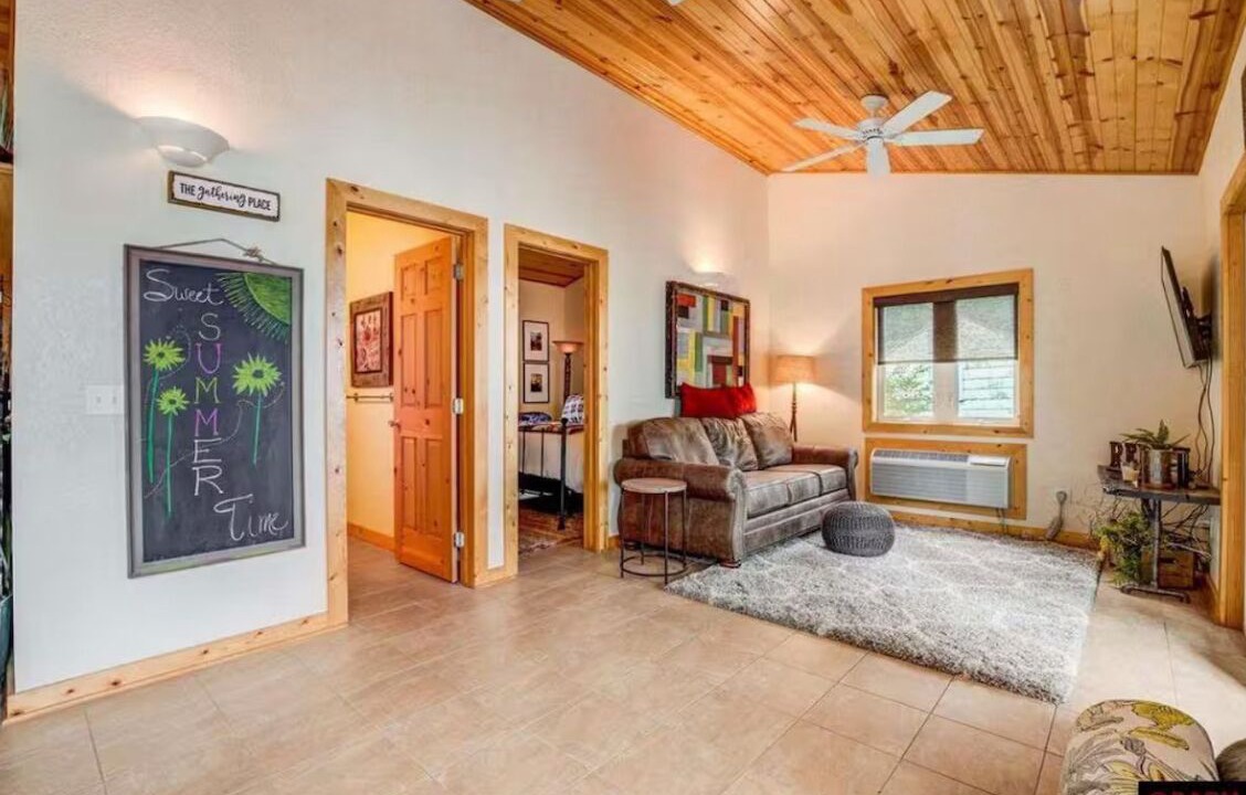 Photo of Livingroom in Le Sueur County