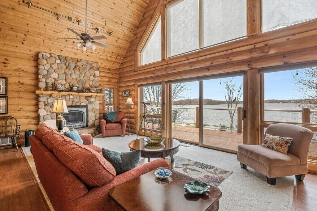 Photo of Livingroom in Rush City