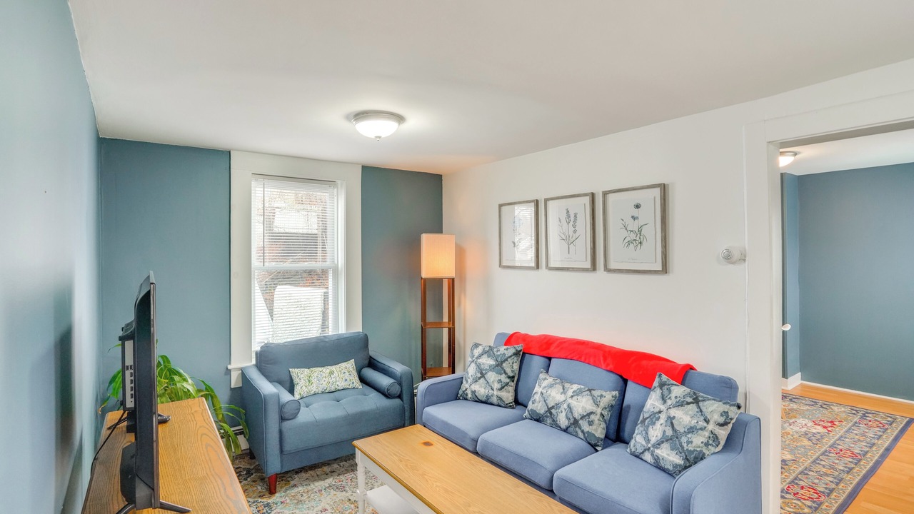Photo of Bedroom in Lee