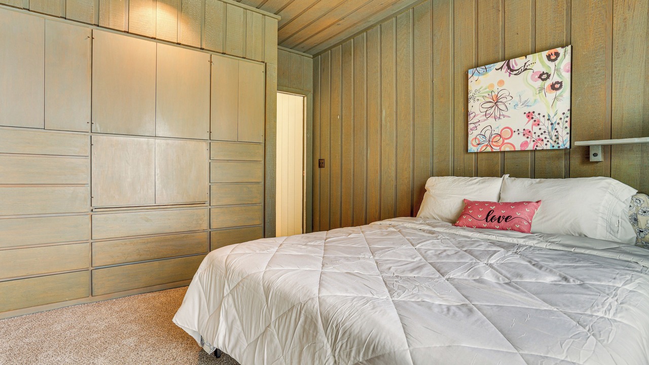 Photo of Bedroom in Little Canada