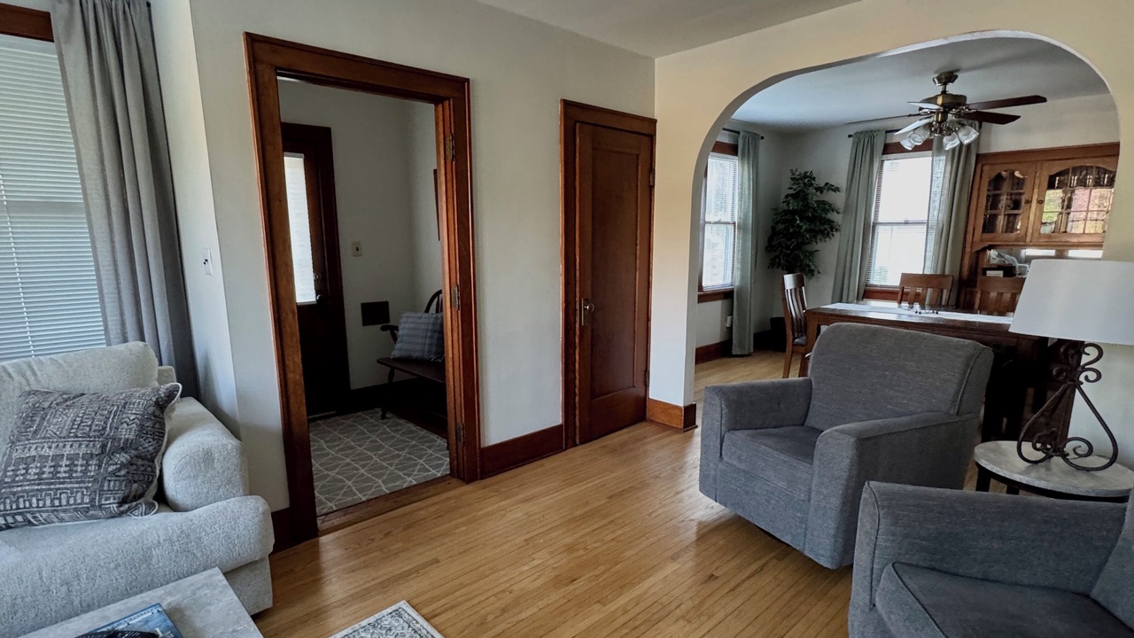 Photo of Livingroom in Lake City
