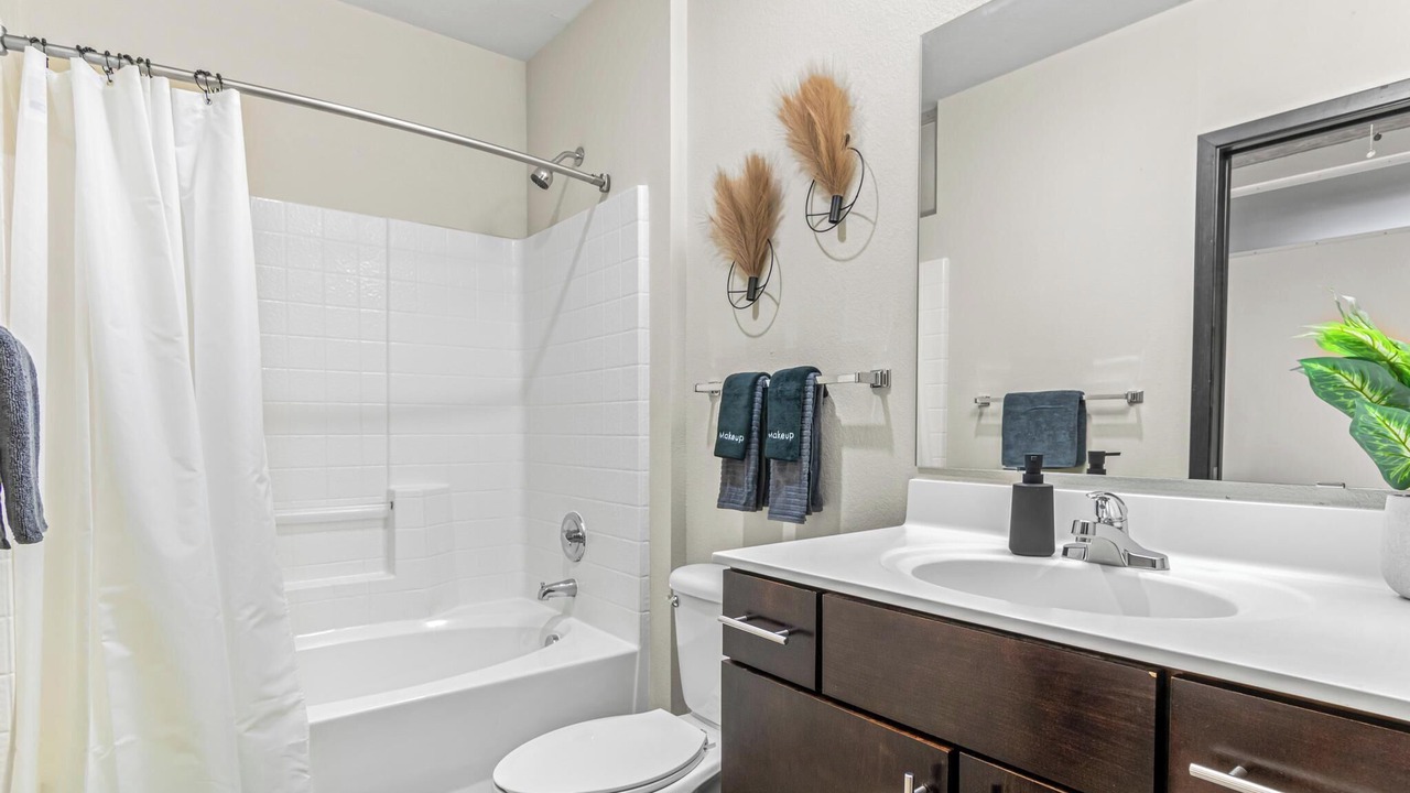 Photo of Bathroom in Warehouse District