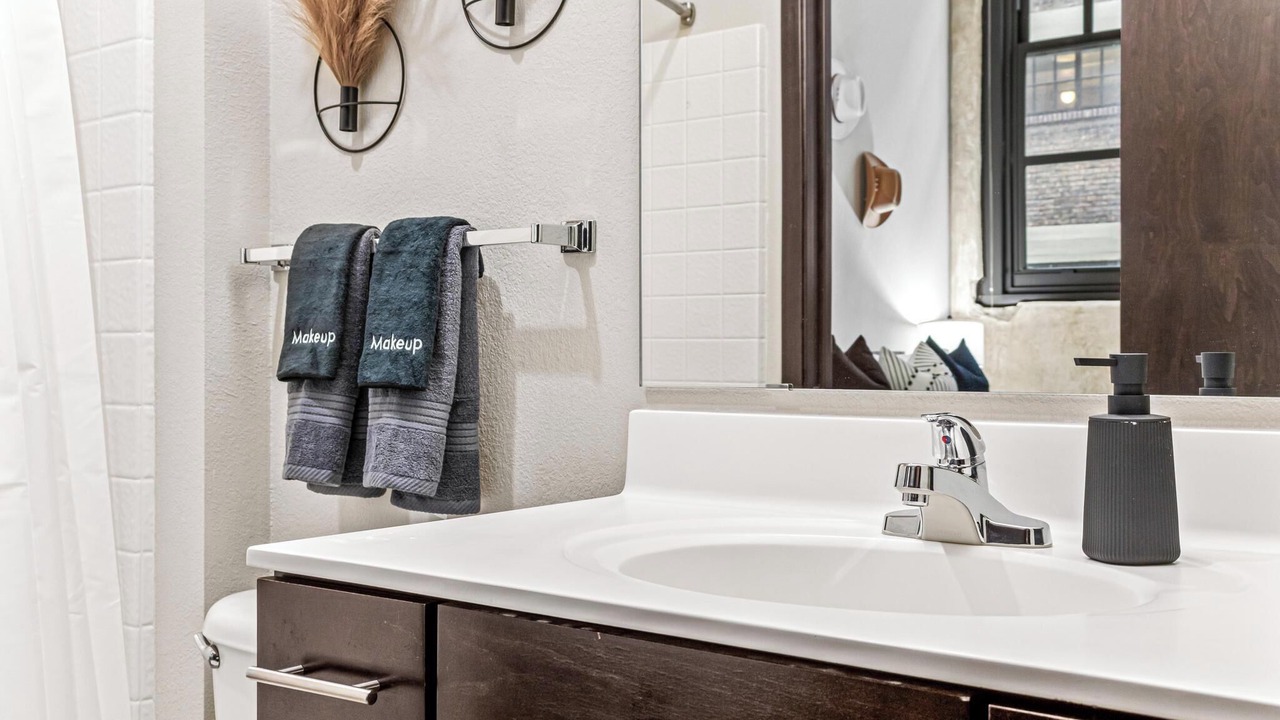 Photo of Bathroom in Warehouse District