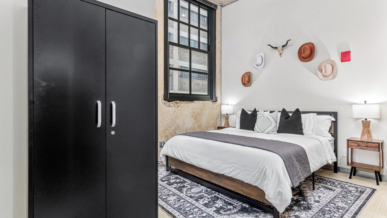 Photo of Bedroom in Warehouse District