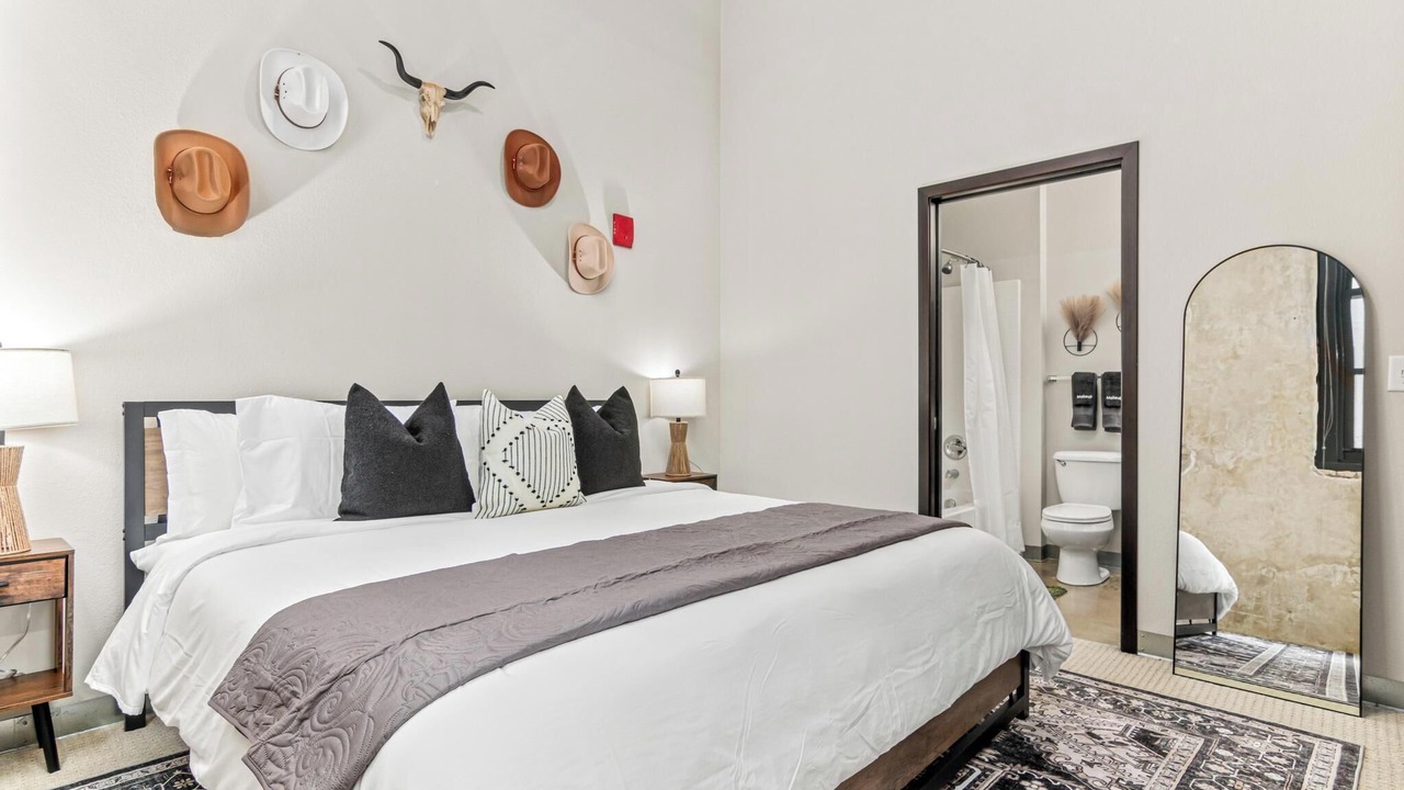 Photo of Bedroom in Warehouse District