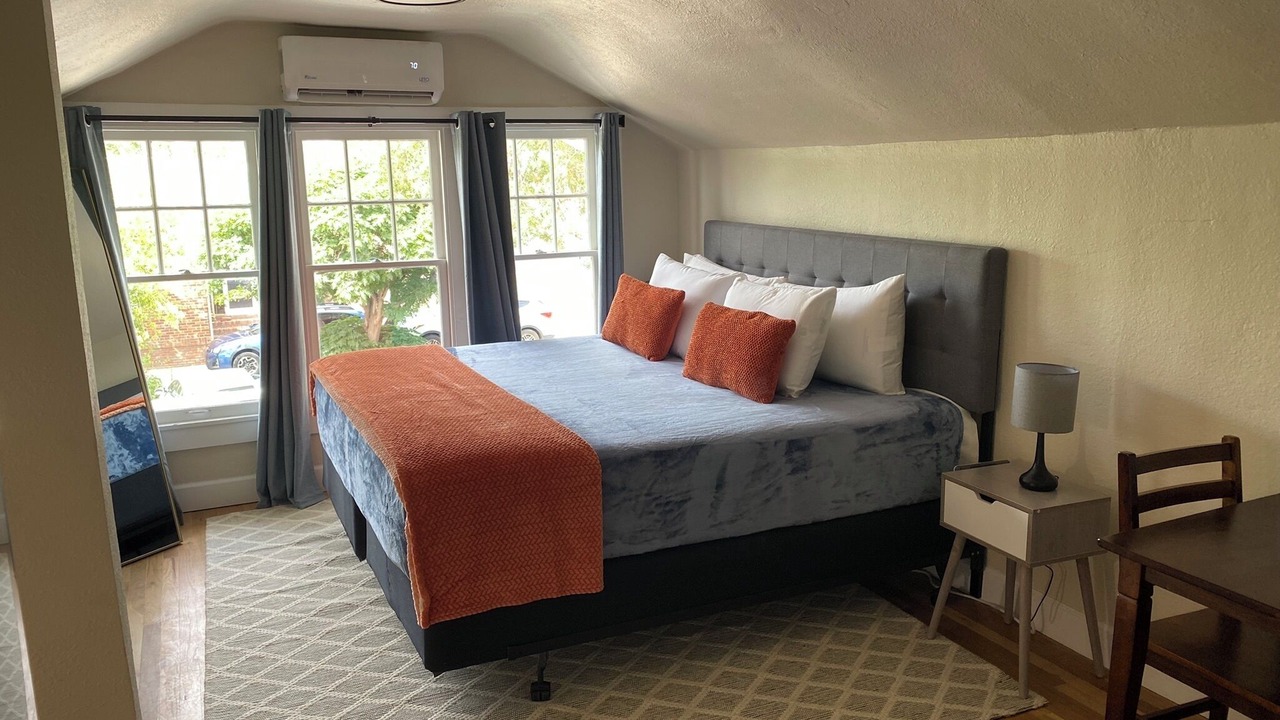 Photo of Bedroom in Raynolds Addition