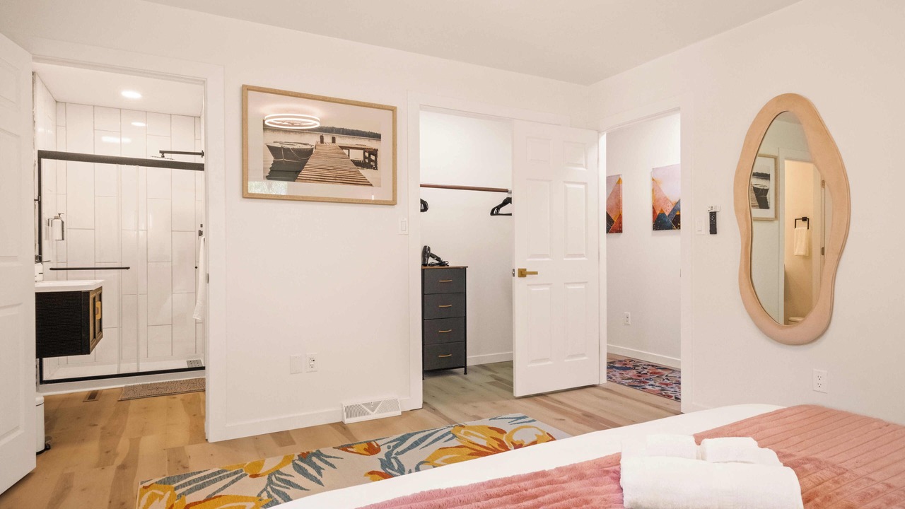 Photo of Bedroom in Deep Water