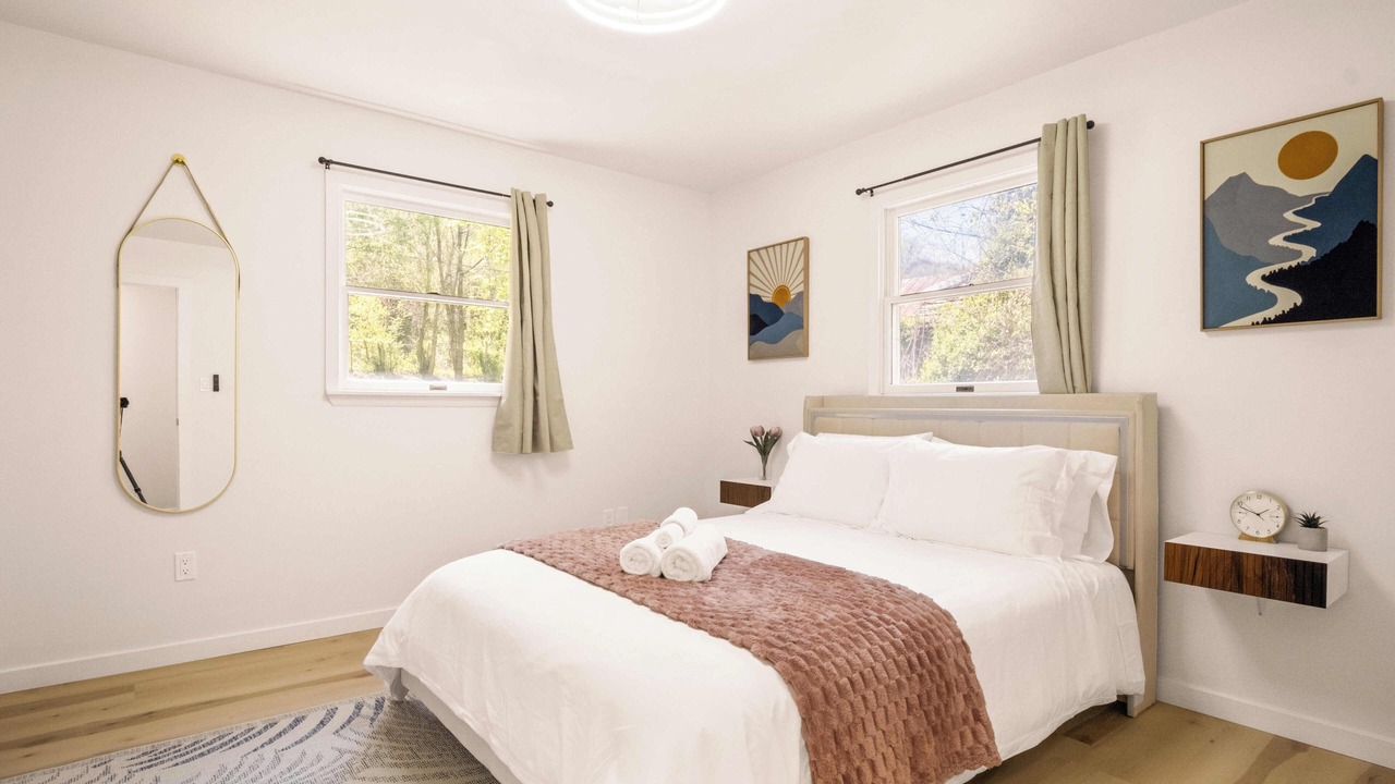 Photo of Bedroom in Deep Water