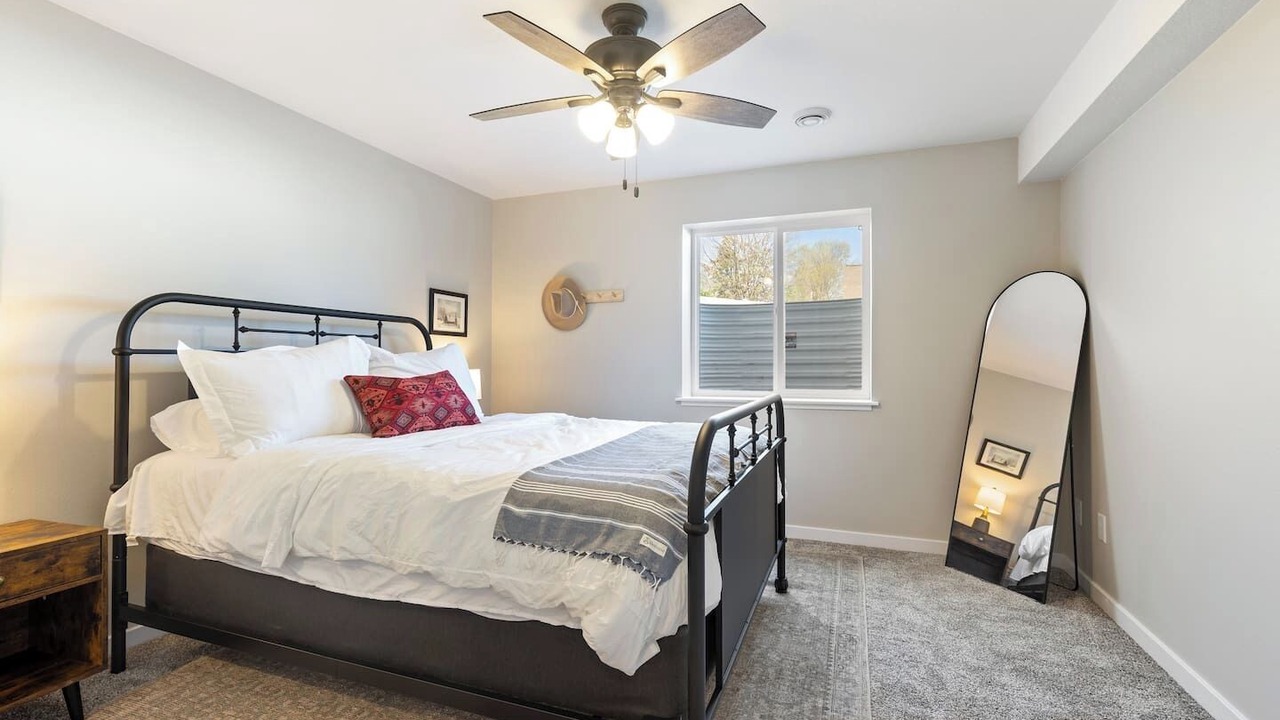 Photo of Bedroom in Cedar Falls