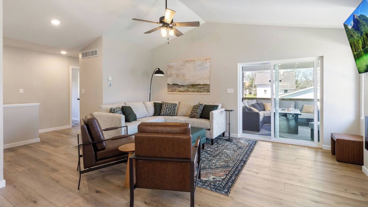 Photo of Livingroom in Cedar Falls