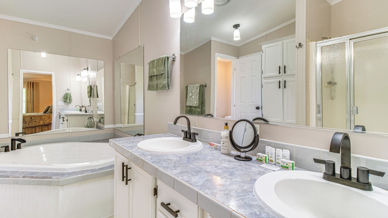 Photo of Bathroom in Elizabeth