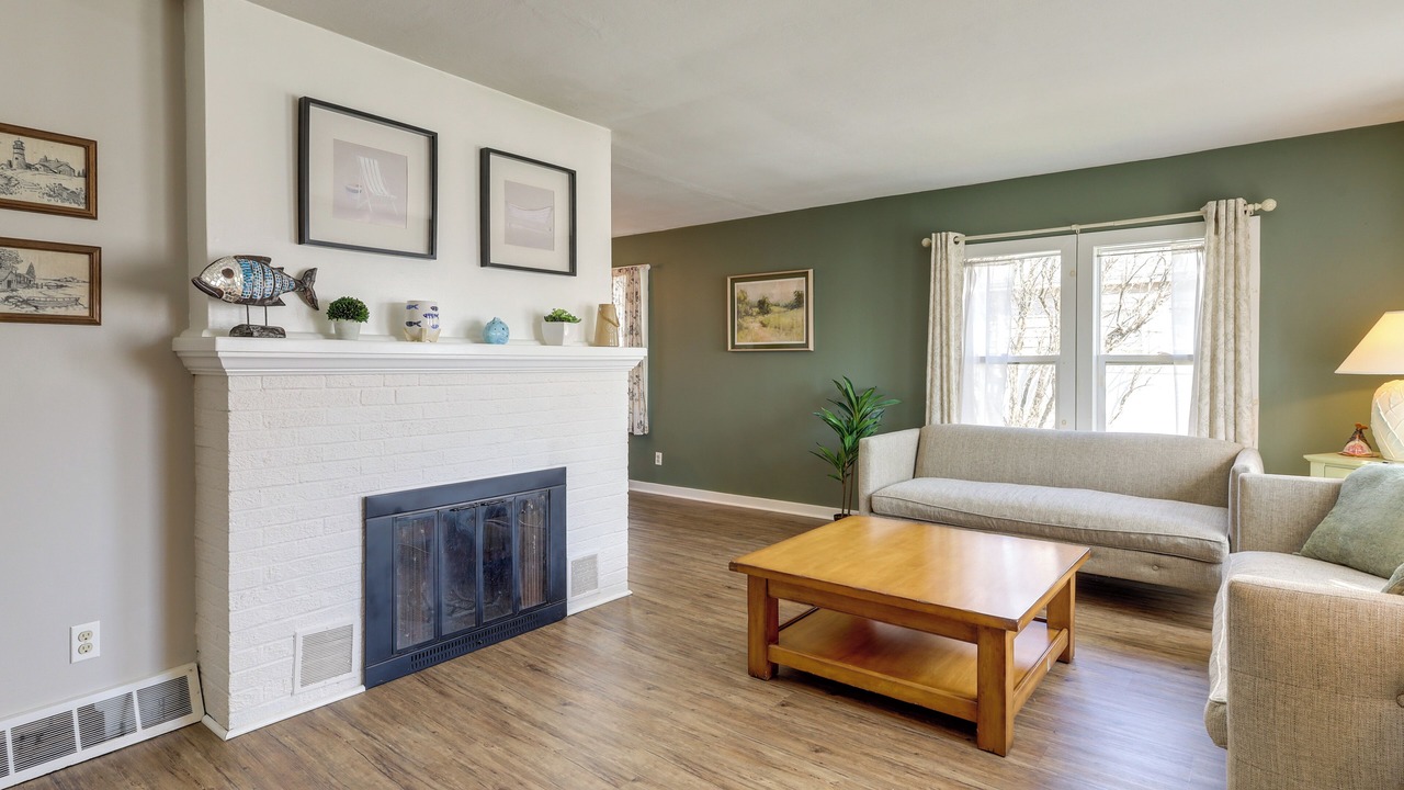 Photo of Livingroom in Mayfield