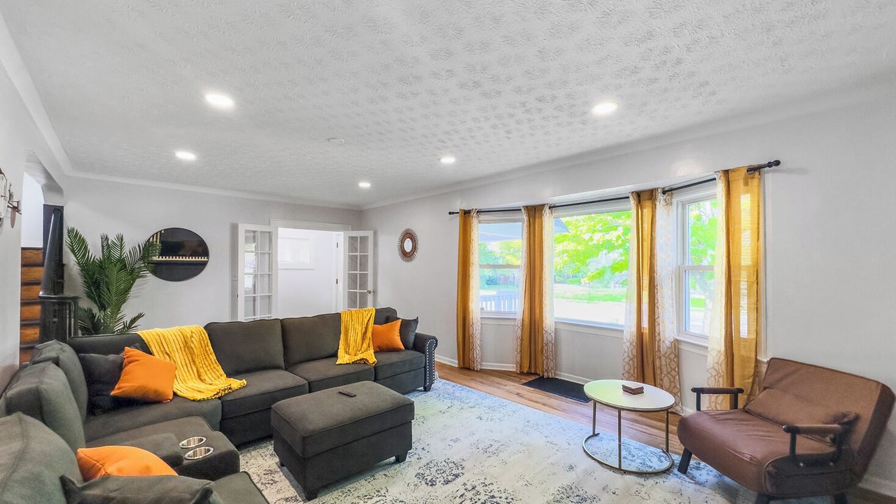 Photo of Livingroom in Cleveland