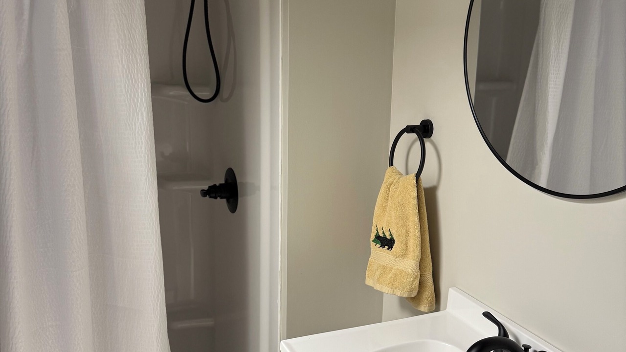 Photo of Bathroom in Borderland