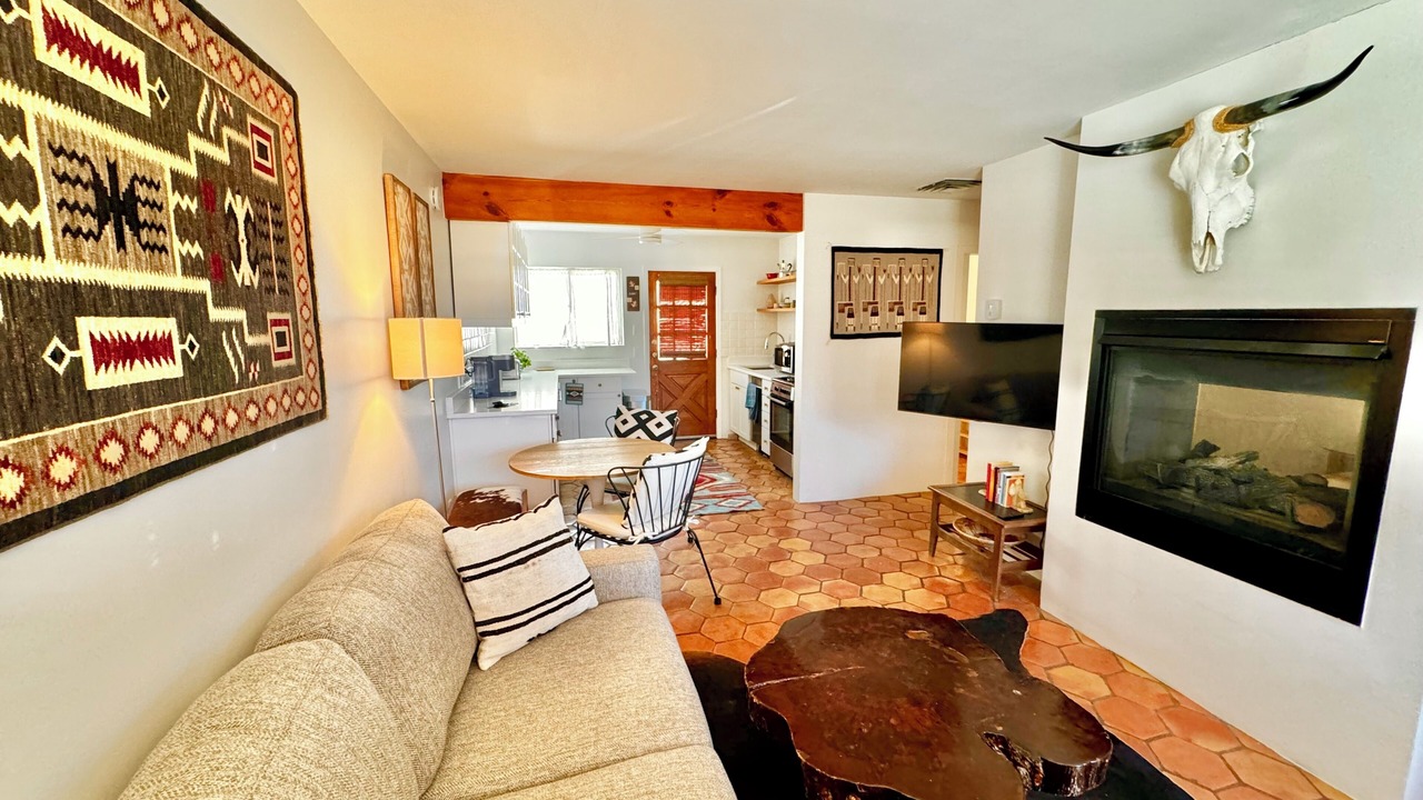 Photo of Livingroom in Historic Eastside