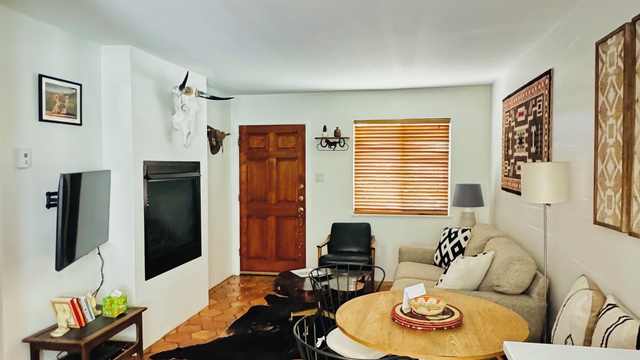 Photo of Livingroom in Historic Eastside