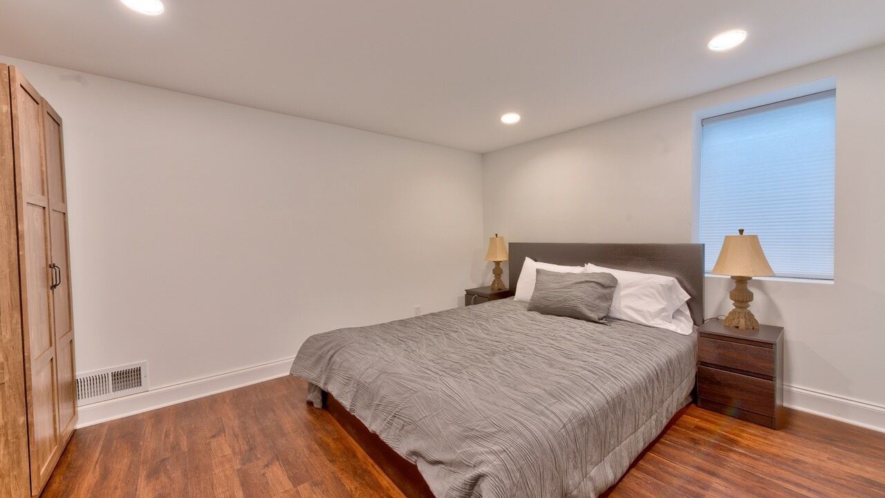 Photo of Bedroom in Hale