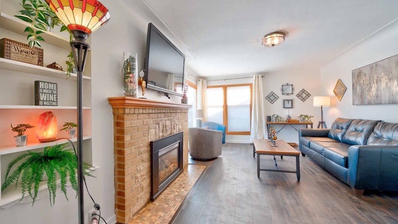 Photo of Livingroom in Hale