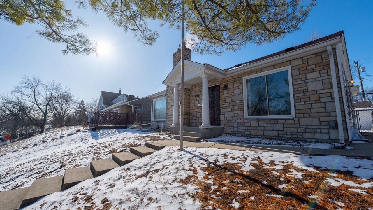Photo of Outdoor in Hale