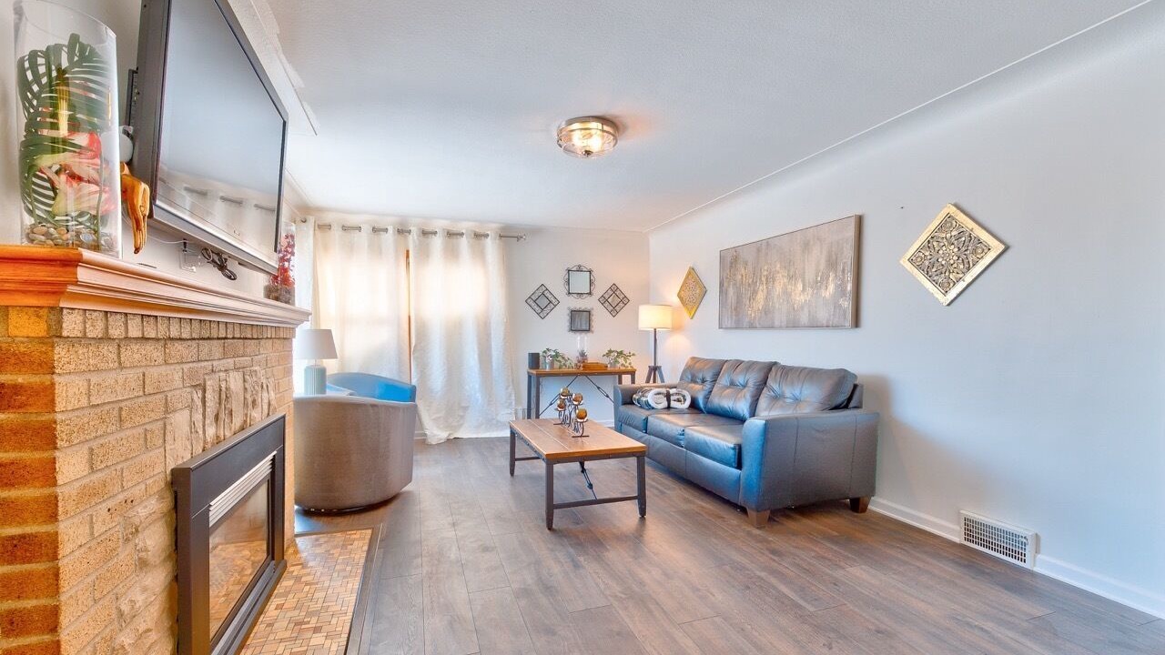 Photo of Livingroom in Hale